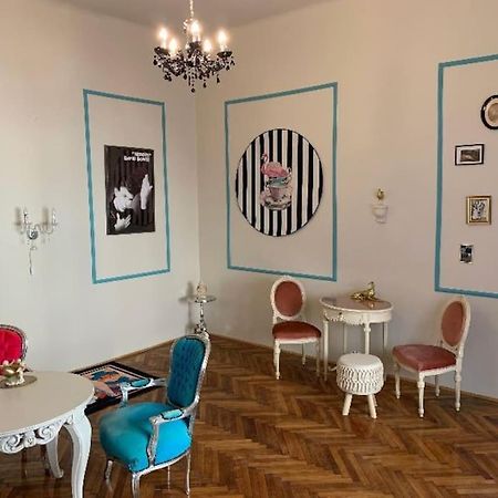 Barbie Baroque Appartement Boedapest Buitenkant foto