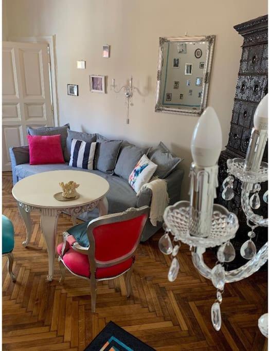 Barbie Baroque Appartement Boedapest Buitenkant foto